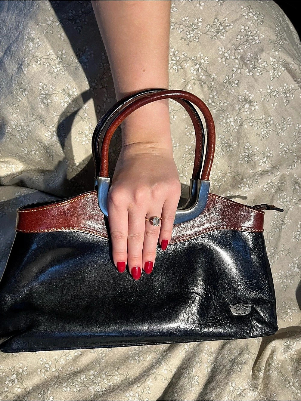 Vintage L’Artigiano Leather Shoulder Bag in Black & Brown